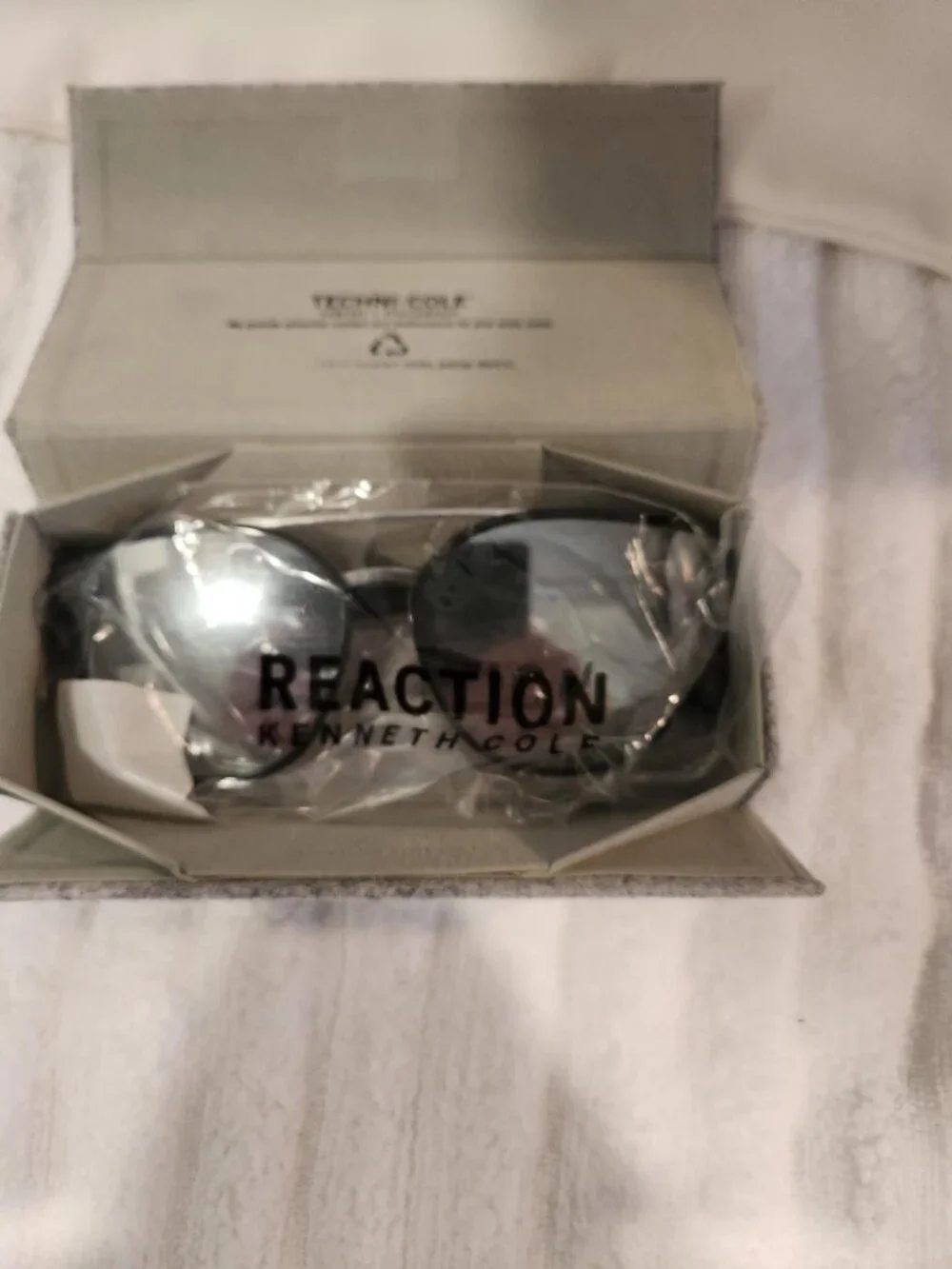 Kenneth Cole Reaction Smoke Mirror Round Unisex Sunglasses KC2835 01C 63